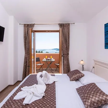Ferienhaus Mit Privatpool Fuer 8 Personen Ca 150 Qm In Stankovic Bei Orebic, Dalmatien Sueddalmatien Semesterbostad Orebić