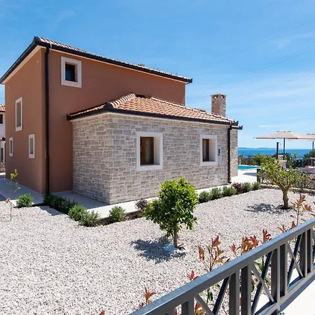 بيت للعطل Ferienhaus Mit Privatpool Fuer 8 Personen Ca 150 Qm In Stankovic Bei Orebic, Dalmatien Sueddalmatien