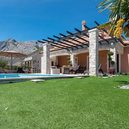 Ferienhaus Mit Privatpool Fuer 8 Personen Ca 150 Qm In Stankovic Bei Orebic, Dalmatien Sueddalmatien בית נופש אורביץ