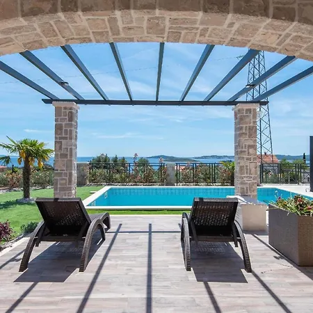 Ferienhaus Mit Privatpool Fuer 8 Personen Ca 150 Qm In Stankovic Bei Orebic, Dalmatien Sueddalmatien אורביץ