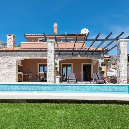 Ferienhaus Mit Privatpool Fuer 8 Personen Ca 150 Qm In Stankovic Bei Orebic, Dalmatien Sueddalmatien בית נופש *