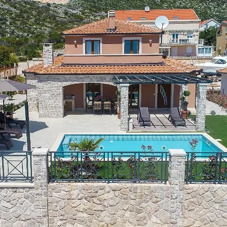 Ferienhaus Mit Privatpool Fuer 8 Personen Ca 150 Qm In Stankovic Bei Orebic, Dalmatien Sueddalmatien *